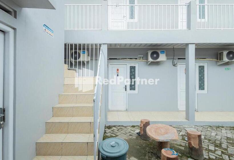 호텔 Atiq Homestay Syariah Mitra Reddoorz