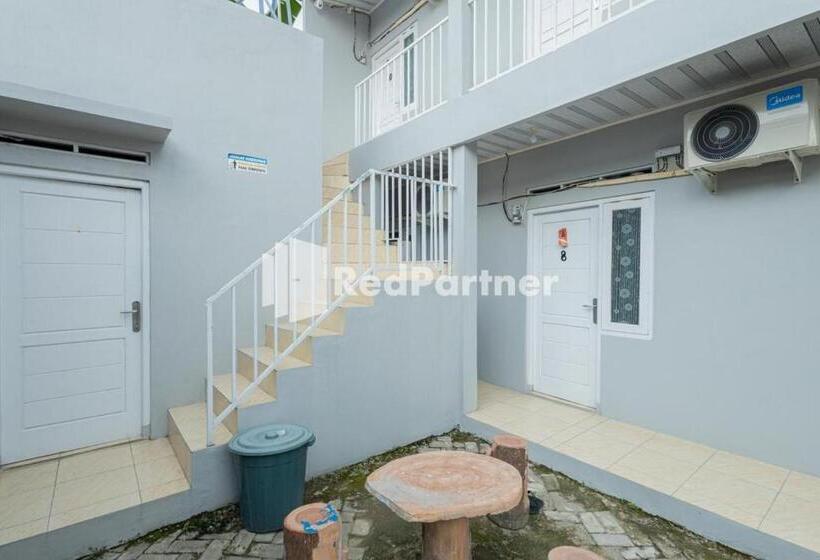 호텔 Atiq Homestay Syariah Mitra Reddoorz