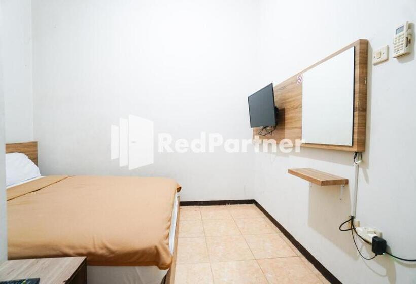 هتل Bright Residence Near Itc Mangga Dua Mitra Reddoorz