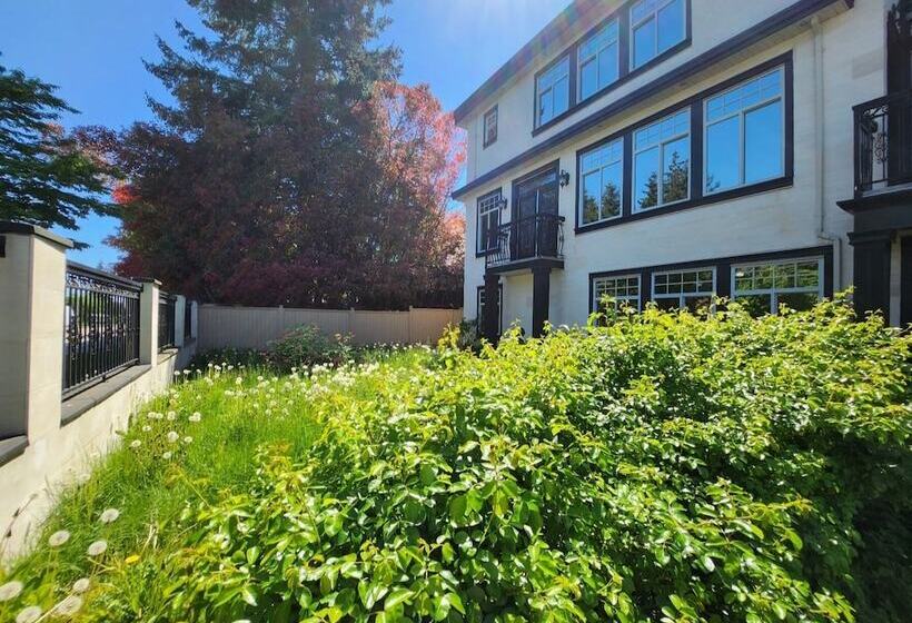 ホテル Empress Palace