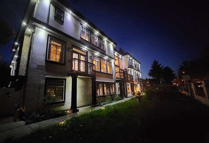 ホテル Empress Palace