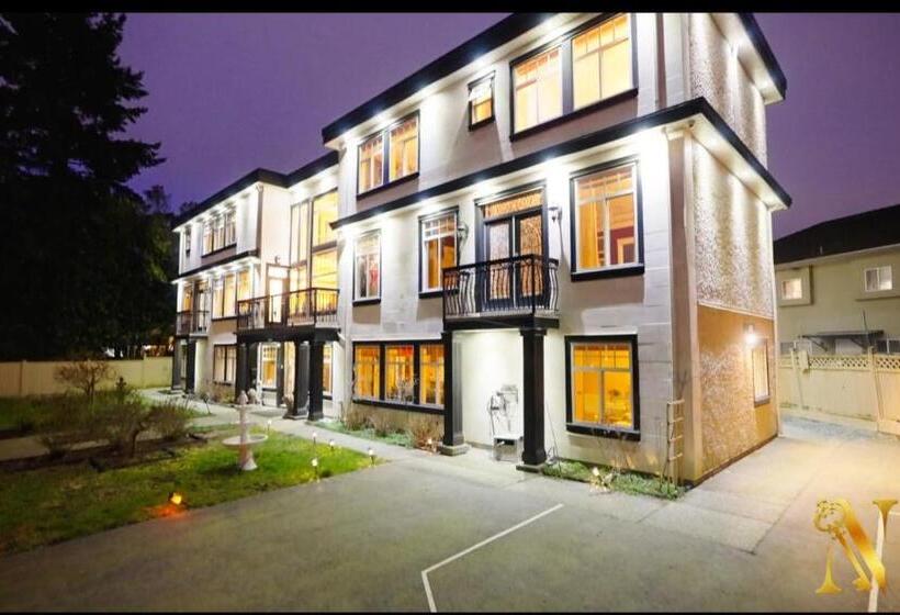 ホテル Empress Palace