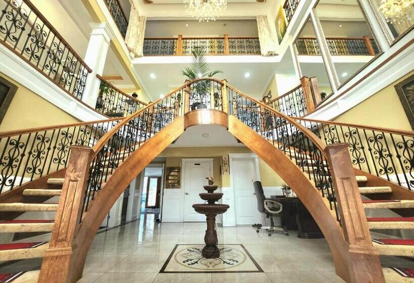 ホテル Empress Palace