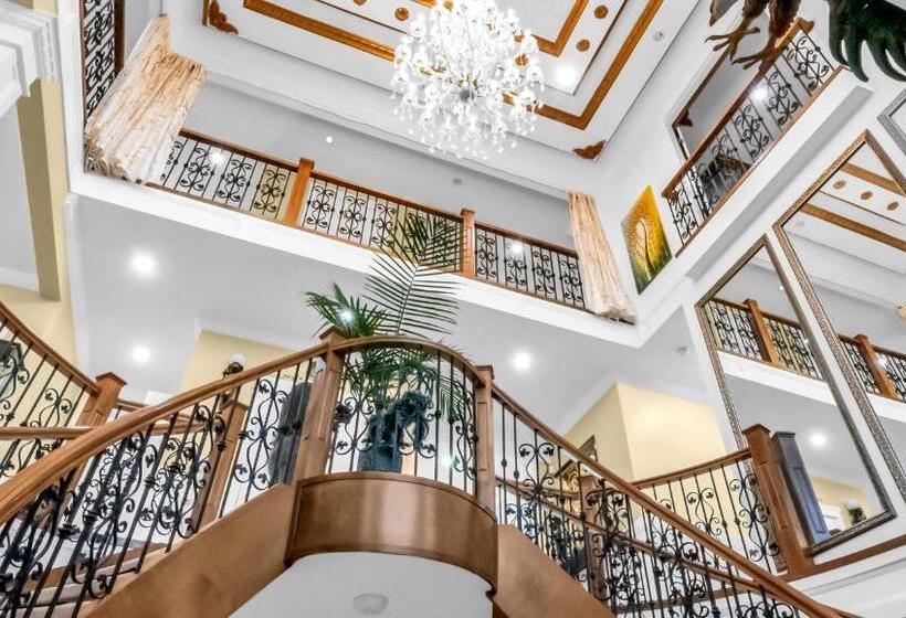 ホテル Empress Palace