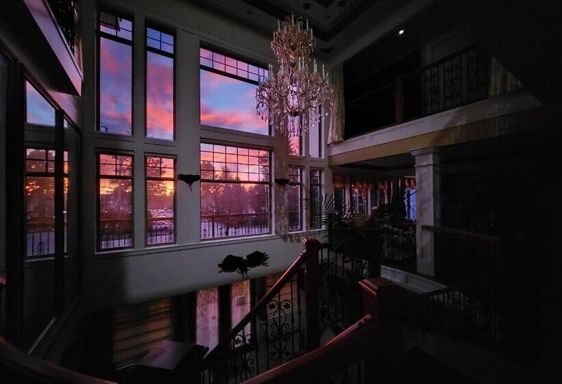 ホテル Empress Palace