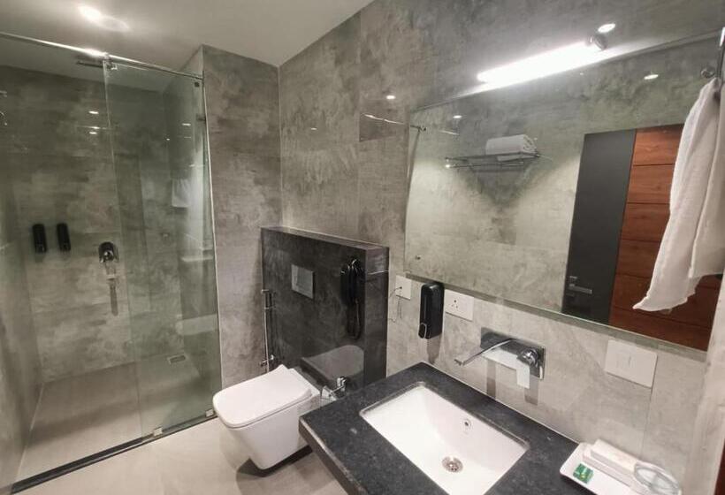 Отель Golden Orchid