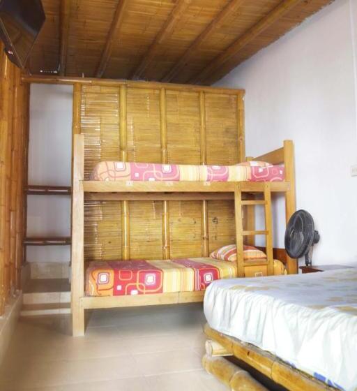 호텔 Hospedaje Sumarfe