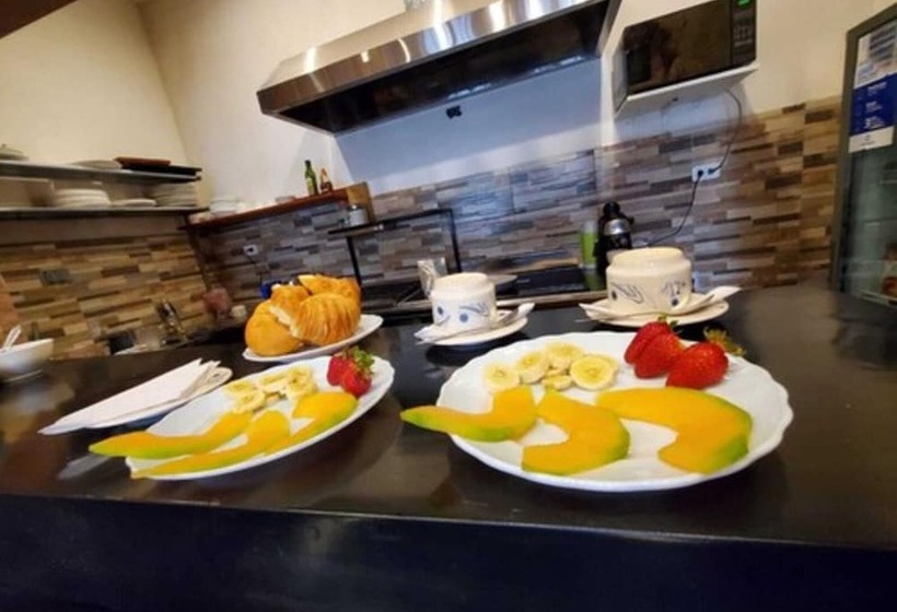 ホテル Inti Quito