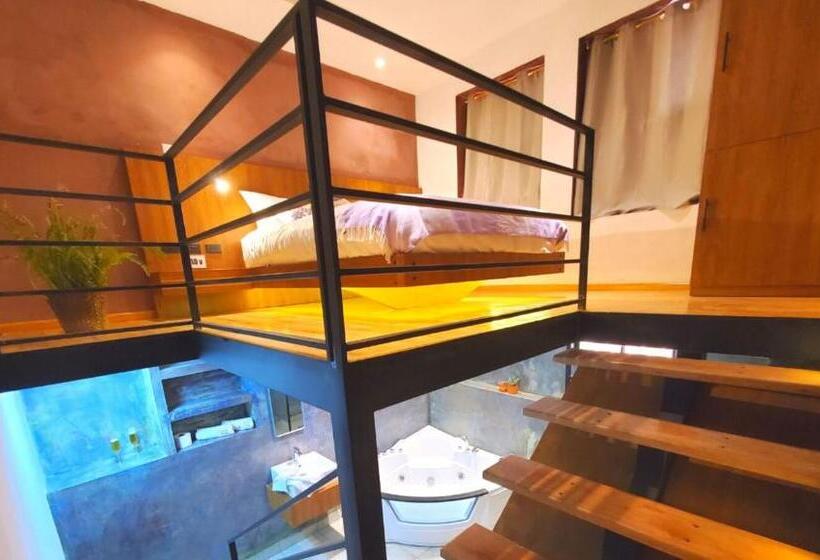 ホテル Inti Quito