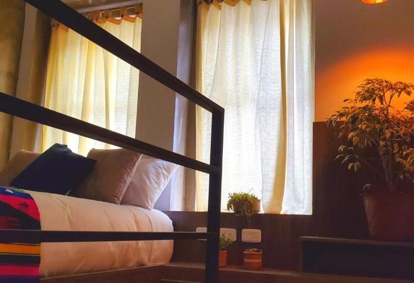 ホテル Inti Quito