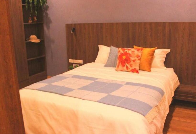 ホテル Inti Quito