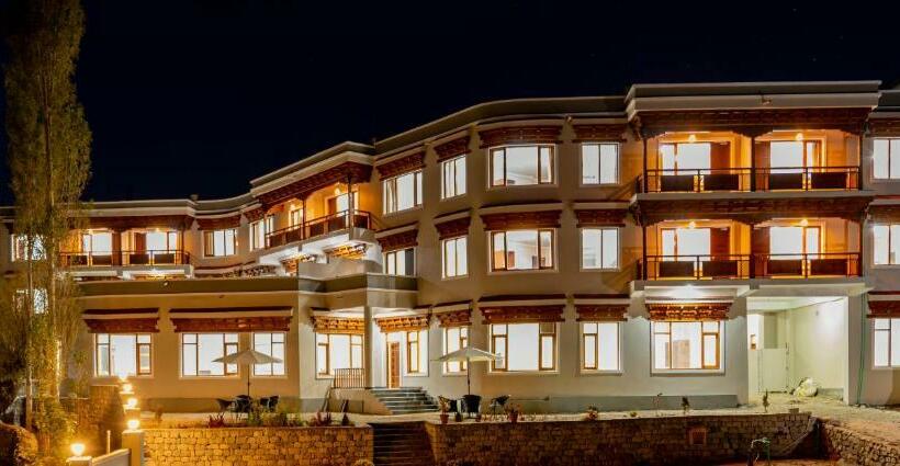 Hotel Karma Residency