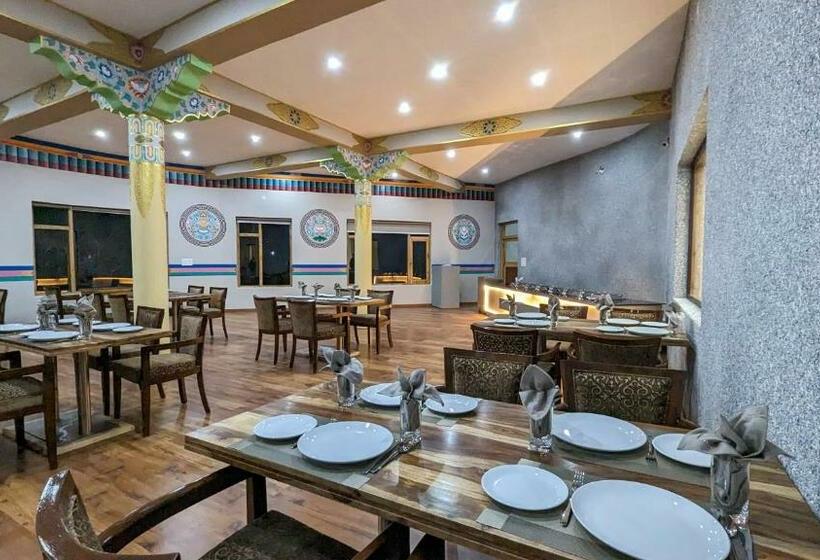 Hotel Karma Residency