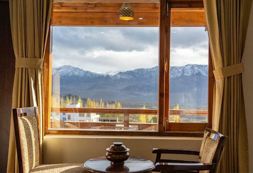 Hotel Karma Residency