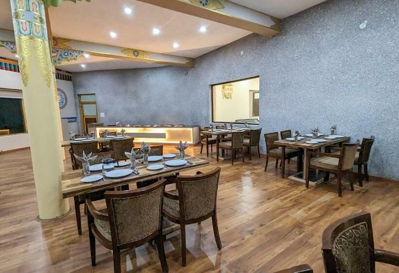 Hotel Karma Residency