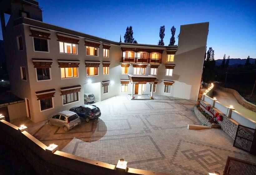 Отель Karma Residency