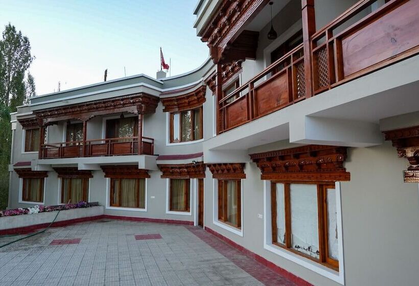 Hotel Karma Residency