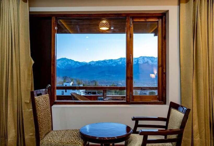 Hotel Karma Residency