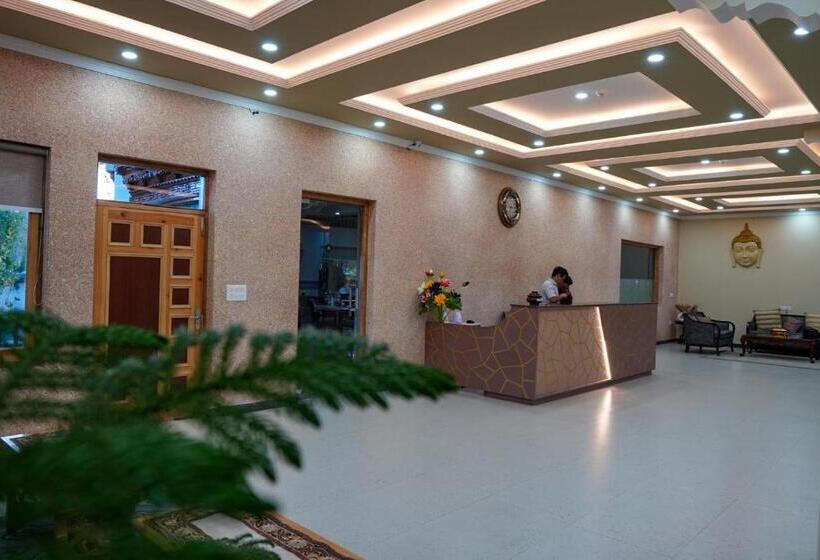 Hotel Karma Residency