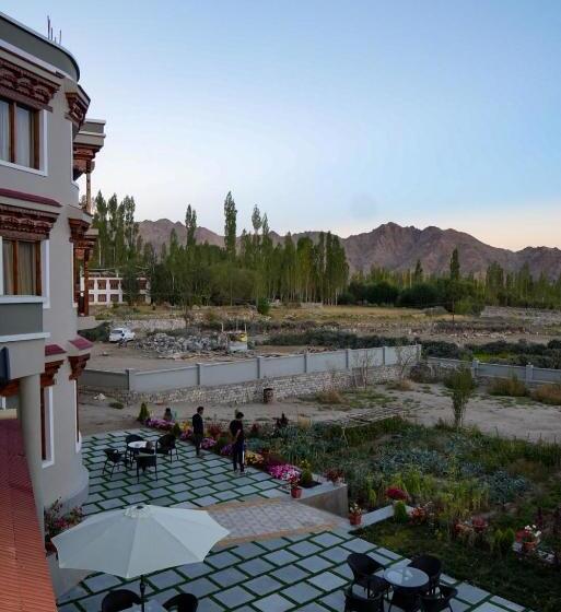 Отель Karma Residency