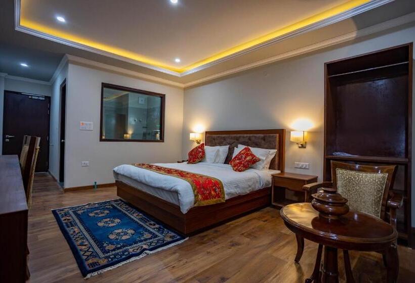 Hotel Karma Residency