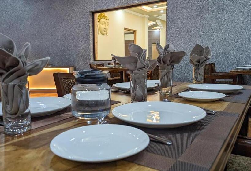 Hotel Karma Residency