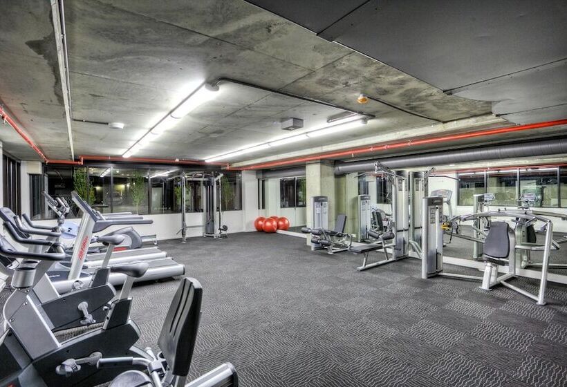 فندق Oaks Melbourne St Kilda Road