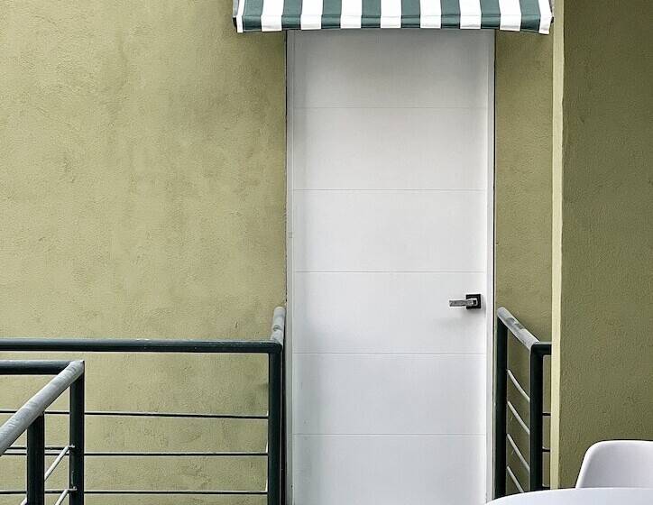 فندق Oasis Tropical