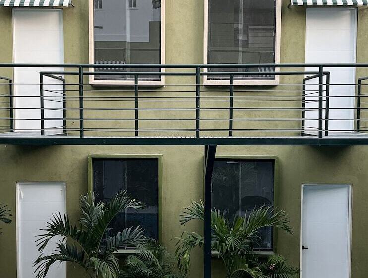 فندق Oasis Tropical