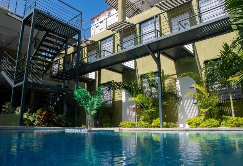 هتل Oasis Tropical