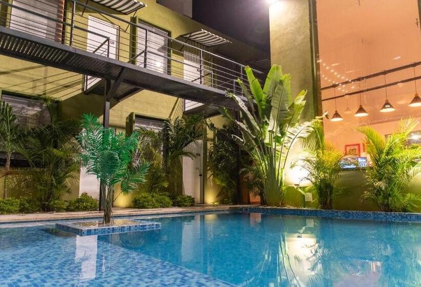 فندق Oasis Tropical