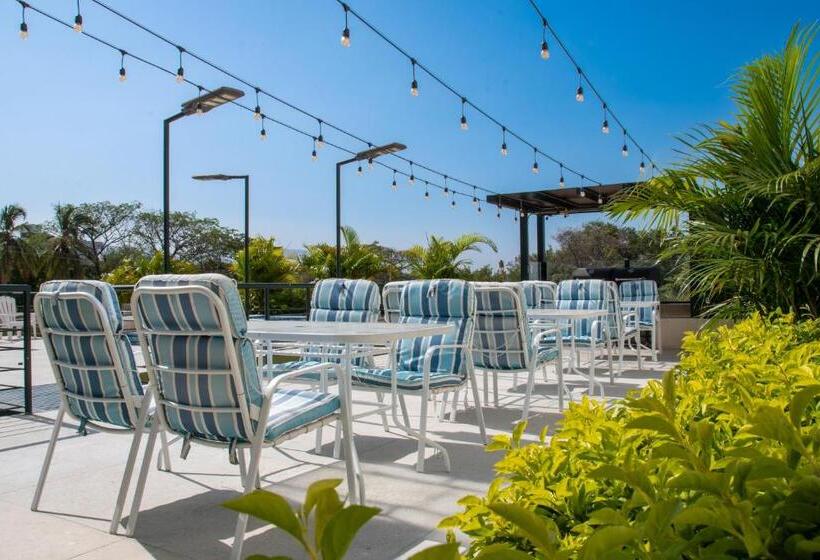 فندق Oasis Tropical