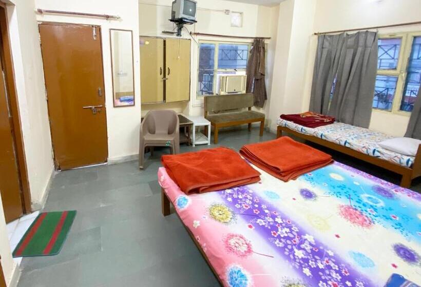 בית מלון כפרי Pitambra Vishranti Grah