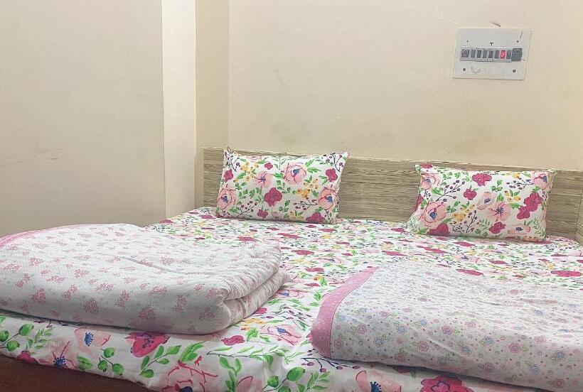 בית מלון כפרי Pitambra Vishranti Grah