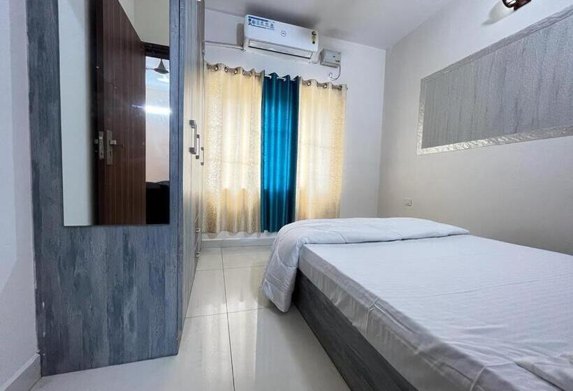 Отель Ponneri Gymkhana Club