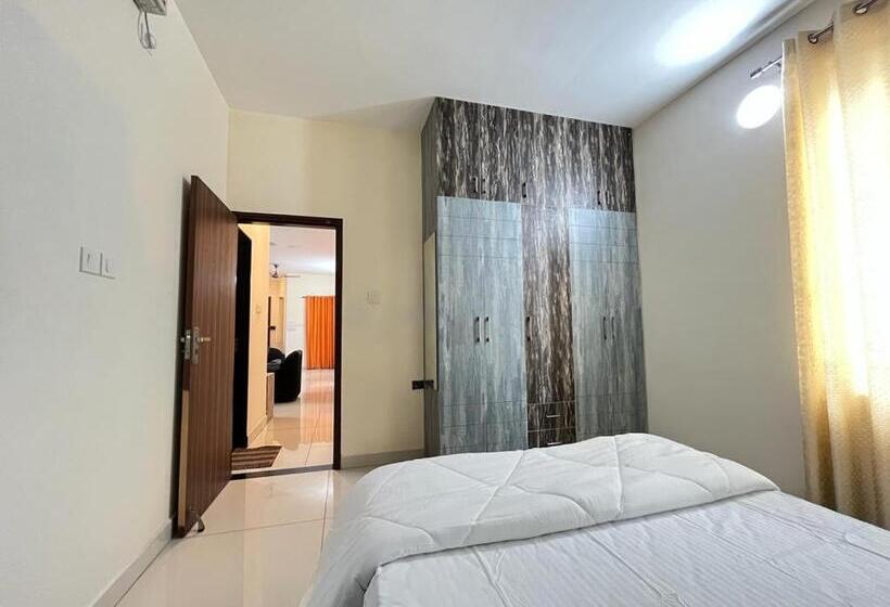 Отель Ponneri Gymkhana Club