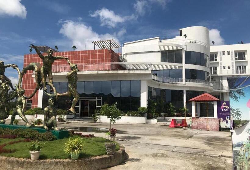 Отель Ponneri Gymkhana Club