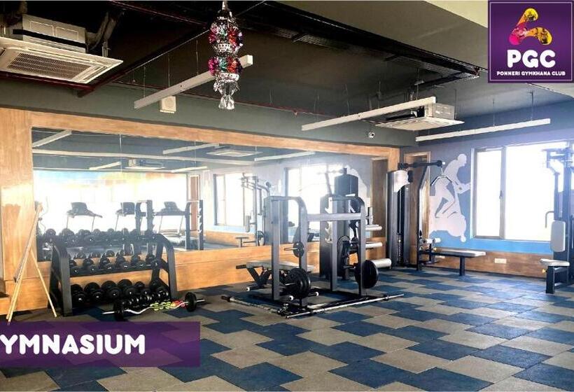 Отель Ponneri Gymkhana Club