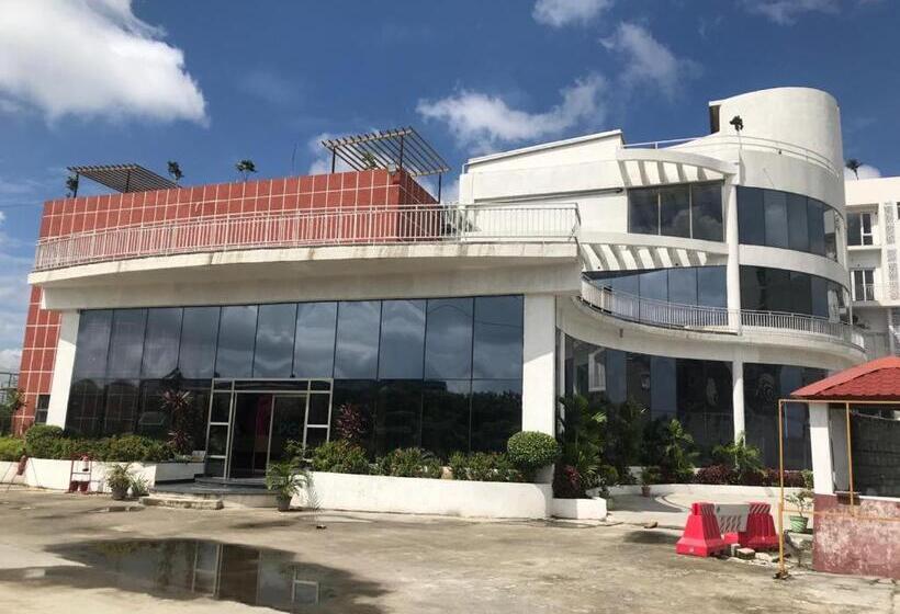 Отель Ponneri Gymkhana Club