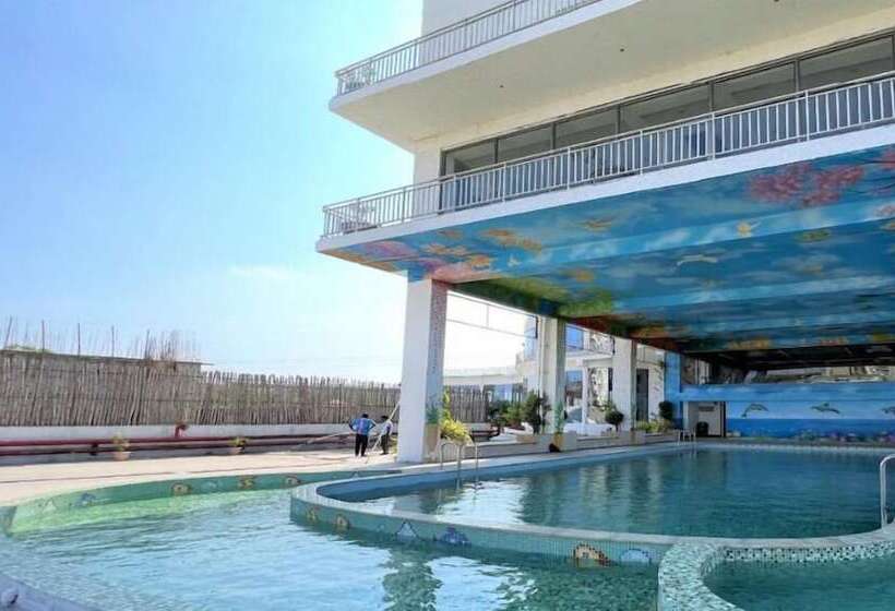 Отель Ponneri Gymkhana Club