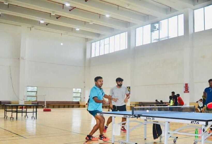 Отель Ponneri Gymkhana Club