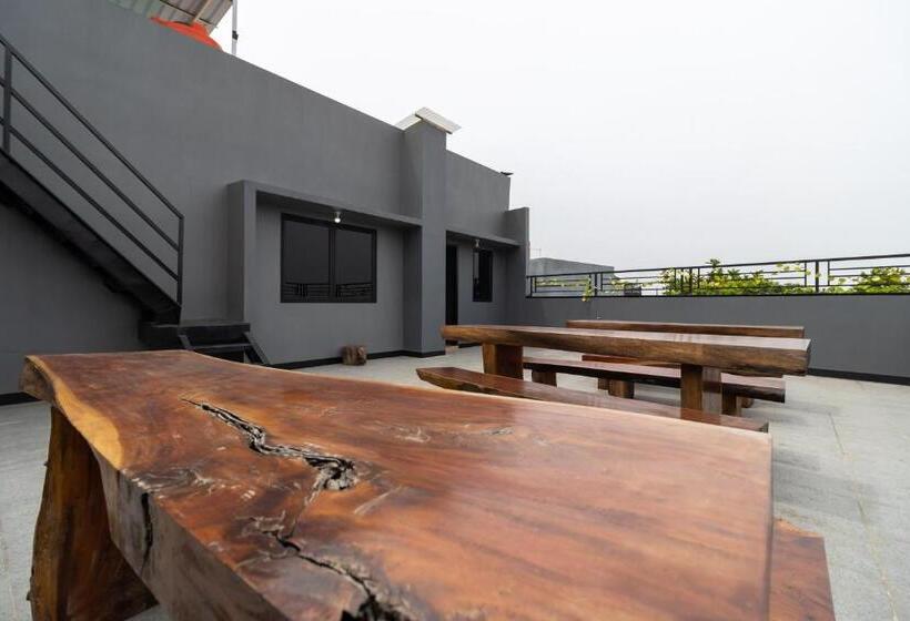 호텔 Reddoorz Near Rs Sari Asih Cipondoh