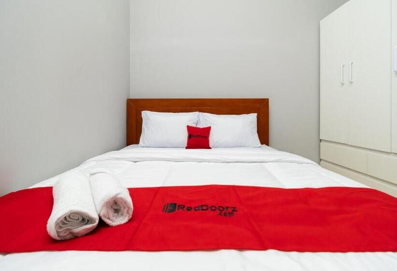 호텔 Reddoorz Near Rs Sari Asih Cipondoh