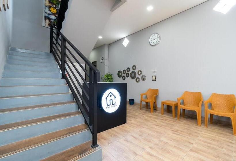 호텔 Reddoorz Near Rs Sari Asih Cipondoh