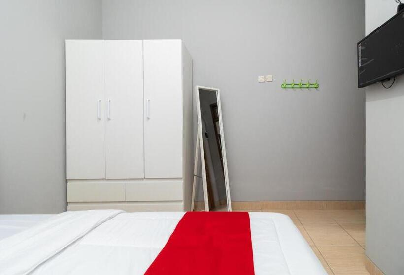 호텔 Reddoorz Near Rs Sari Asih Cipondoh
