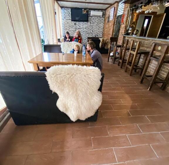 فندق Royal Yablunytsya