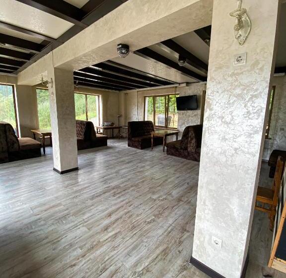 فندق Royal Yablunytsya