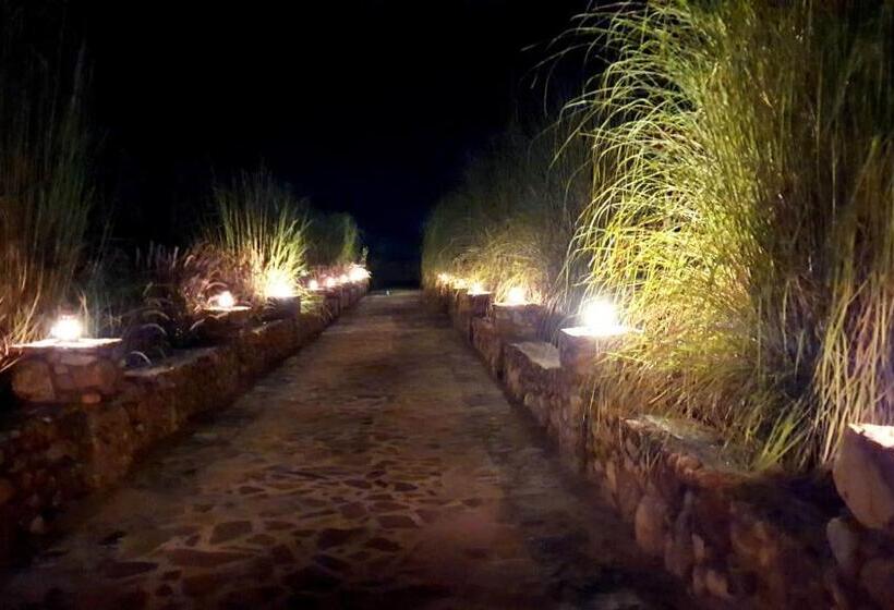 בית מלון כפרי Sariska Kasba A Village Resort