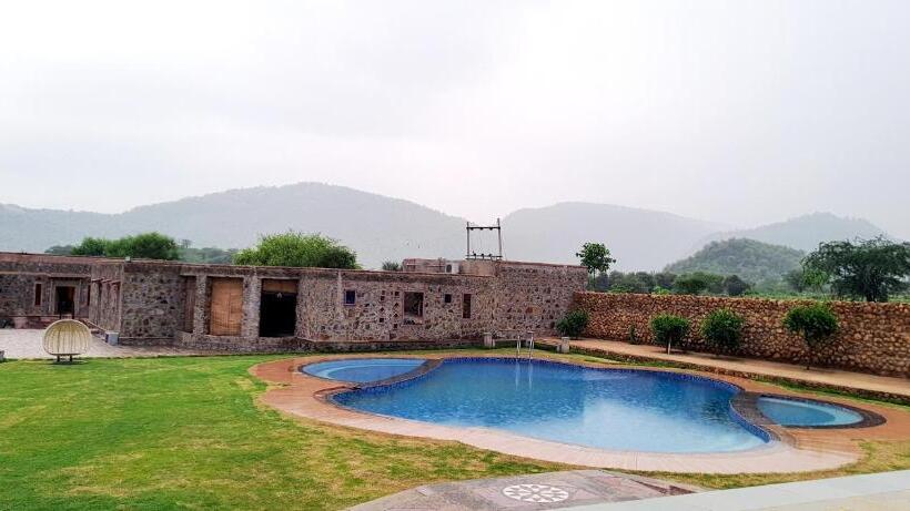 בית מלון כפרי Sariska Kasba A Village Resort
