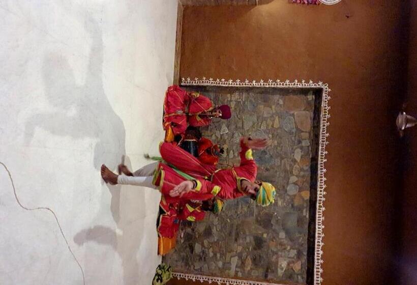 בית מלון כפרי Sariska Kasba A Village Resort